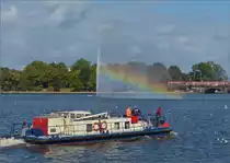Das Arbeitsschiff H 9424 Br�ckenpr�fer, unterwegs auf der Binnenalster in Hamburg. 18.09.2019