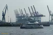 TONNE am 30.4.2019, Hamburg, Elbe vor der Werft Blohm+Voss /

Ehem. Hafenfährschiff TONNDORF der HADAG / Typ IIIc / BRT 265 / Lüa 30,18 m, B 8,16 m, Tg 3,18 m / 1 MaK-Diesel mit Getriebe, 370 PSe, 1 Prop., 4 Flügel, D=2130 mm, 11 kn / 1960 bei Sietas, Hamburg-Neuenfelde / 2007 an Kapt. Schwarz verkauft / 14.8.2009 als TONNE wieder im Dienst für Ausflugssonderfahrten und Eventschiff /
