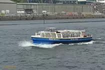 GEBR. WRIEDE I (ENI 05105520) am 30.4.2019, Hamburg, Elbe Höhe Landungsbrücken /
Rundfahrtbarkasse / Lüa 18 m, B 5,18 m, Tg 1,3 m / 1 Diesel, 230 PS / Pass. 118 / gebaut 1963 bei Wolkau, Hamburg / Umbau 20? nach EU-Sinksicherheitsvorschrift /
