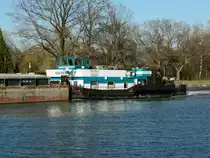 Schubboot SSS Edlena (05502240 , 23,65 x 8,20m) am 23.03.2020 im Sacrow-Paretzer-Kanal / UHW Höhe Schlänitzsee / km 27 auf Talfahrt.