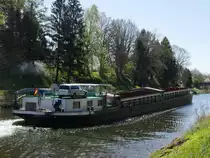 Nachschuss auf GMS NEPTUN (ex Münster 16, ex Oldenburg, ex Johanna, ex Marina, ex Robbedoes, ex Saron-K), Vechelde ENI 02321433, auf dem Elbe-Lübeck-Kanal Kurs Lauenburg; Mölln, am Ziegelsee 22.04.2020
