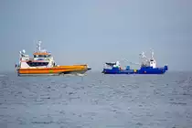 Baltic Taucher II (IMO 9096387) und World Mistral (IMO 9681302) vor Rügen. - 18.04.2020
