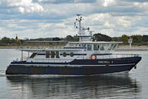 FAREWELL II am 25.04.2020 in Lübeck-Travemünde einlaufend