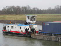 SCH 2420, Berlin, ENI 05502220 mit einem Schubverband auf dem Elbe-Seitenkanal aus Richtung Artlenburg kommend kurz vor Scharnebeck; 11.02.2020
