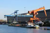 GMS  LUCA  (04005660 , 80 x 8,20m) am 24.11.2020 im  SILOKANAL / UHW am Ziel seiner Reise : Elektrostahlwerk Brandenburg/Havel.