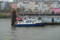WS 25 am 21.4.2015, Hamburg, Elbe am Schlepperponton St. Pauli  / 
Leichtes Hafenstreifenboot der WSP Hamburg / Lüa 17,75 m, B 4,9 m, Tg 1,4 m / 1 MAN-Diesel 346 kW, 470 PS, 12 kn /gebaut 2003 bei Barthel Werft, Derben, Sachsen Anhalt /
