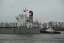 ETERNAL BLISS (IMO 9433626) am 11.11.2020, Hamburg unter Schlepperassistenz einlaufend, Elbe Höhe Bubendeyufer (Foto: „Schub“-Schlepper VB RESOLUT) /
Massengutfrachter / BRZ 43024 / Lüa 229 m, B 32,26 m, Tg 14,3 m / gebaut 2010 in Japan / Flagge + Heimathafen: Singapur / Eigner: K LINE Singapur /