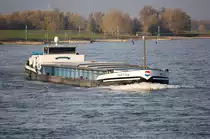 GMS MARTINA (ENI:02009369) L.70m B.8,57m T 1297 Flagge Niederlande am 24.11.2020 auf dem Rhein in Xanten zu Berg.