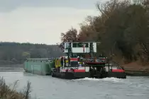 Schubboot SCH 2640 (05604520 , 28,56 x 10,02m) schob am 28.11.2020 das Schubboot Schubexpress 25 (05603880) und den RoRo-GSL Ursus (04810440) im  SACROW-PARETZER-KANAL / UNTERE-HAVEL-WASSERSTRASSE Höhe Nedlitz / Grosses Horn zu Berg.