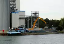 GMS  MIKEMO  (06000956 , 81 x 8,20m) löschte am 02.10.2020 seine Ladung im  HAFEN SPELLE VENHAUS  /  DORTMUND-EMS-KANAL.