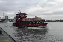 ELBMEILE (1) (ENI 04803440) am 21.8.2019 mit Werbung „Pretty Woman“: Hamburg, Elbe, vor den Landungsbrücken /

Hafenfährschiff  HADAG-Typ 2000 / Lüa 29,94 m, B 8,15 m, Tg 1,7 m / 2 Diesel, Volvo-Penta D12-450,  ges. 662 kW, 2 Ruderpropeller, 12 kn, 1 Querstrahlruder / 250 Pass. / gebaut 2005 bei SSB, Oortkaten /
