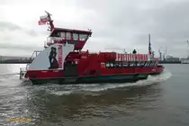 ELBMEILE (1) (ENI 04803440) am 21.8.2019 mit Werbung „Pretty Woman“: Hamburg, Elbe, vor den Landungsbrücken /

Hafenfährschiff  HADAG-Typ 2000 / Lüa 29,94 m, B 8,15 m, Tg 1,7 m / 2 Diesel, Volvo-Penta D12-450,  ges. 662 kW, 2 Ruderpropeller, 12 kn, 1 Querstrahlruder / 250 Pass. / gebaut 2005 bei SSB, Oortkaten /
