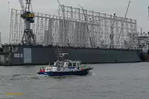 WS 25 am 28.1.2021, Hamburg, Elbe vor den Landungsbrücken  / 
Leichtes Hafenstreifenboot der WSP Hamburg / Lüa 17,75 m, B 4,9 m, Tg 1,4 m / 1 MAN-Diesel 346 kW, 470 PS, 12 kn /gebaut 2003 bei Barthel Werft, Derben, Sachsen Anhalt /
