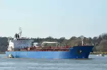 Die PLUTO IMO-Nummer:9353137 Flagge:Marshallinseln Länge:184.0m Breite:27.0m Baujahr:2008 Bauwerft:Hyundai Mipo Dockyard,Ulsan Südkorea am 17.04.21 nach Hamburg einlaufend vom Rüschpark Finkenwerder aufgenommen.