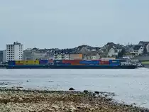 Der Schubverband CAMARO (ENI: 02314266) ist hier Anfang April 2021 auf dem Rhein unterwegs und passiert gerade Remagen.