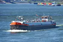 Im Bild das Tankmotorschiff SYNTHESE-8 (ENI: 04008580). (Duisburg, April 2021)