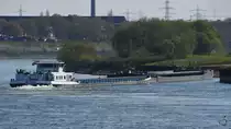 Der Koppelverband VICTORIA (ENI: 02324577) auf dem Weg zum Duisburg Trimodal Terminal. (April 2021)