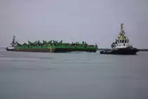 Der Schlepper Multratog auf dem Seeweg von Vlissingen via NOK nach Rostock beim Einlaufen am 12.02.2023 in Warnemünde.