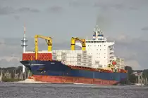 Containership BERWICK (IMO:9236638) Flagge Marschall Isand auf der Elbe am 05.09.2016