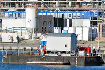 Ponton TR XI am 19.02.2023 im Hafen von Lübeck-Travemünde