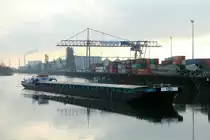 GMS  CHARLY  (05601430 , 100 x 9,50m) am 20.01.2023 am Übergang vom Zweigkanal zum Rothenseer Verbindungskanal / HÄFEN MAGDEBURG  mit Fahrtrichtung Schleuse Rothensee.