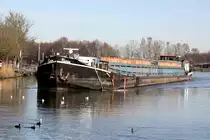 GMS KARIN (ENI:04700110) L.85 m B.9,20 m T 1170 Baujahr 1927 Flagge Deutschland auf dem DEK am 08.02.2023 zu Berg am Dattelner Meer.