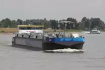 TMS AUTAN (ENI:02337862) L.85 m B.9,20 m t 1839 Flagge Luxemburg auf dem Rhein am 08.07.2022 zu Berg in Xanten. 