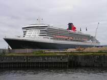 Die Majest�t QM2 am 1.8.05 in Hamburg...