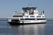 Fähre Schleswig-Holstein der Wyker Dampfschiffs Reederei (W.D.R) steuert den Hafen von Wyk auf Föhr an, 06.04.2025