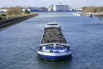 GMS Tijdgeest, rheinaufwärts, vor der Staustufe Vogelgrün/Elsaß, L=85m, Tonnage 1563t, 850PS, Baujahr 1981, gemeldet in Nieuwerkerk/NL, März 2025