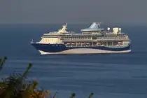 Die Marella Discovery II am 04.April 2025 vor Kusadasi, Türkei, Ägäis