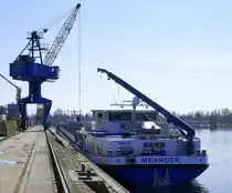 GMS Meander, ankert im Rheinhafen Breisach, Heckansicht, März 2025