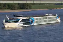 MS VIVA TIARA auf dem Rhein in Köln am 25.04.2025