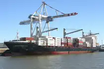 Containerfrachtschiff MAERSK NEW DELHI; Eigner/Betreiber: Maersk; Aufnahmeort: Elbe/Hafen Hamburg, Deutschland; Datum: 01.07.2025; Info: (IMO 9402627) Das Bild zeigt die MAERSK NEW DELHI am Oswald Kai.