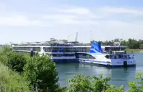 KFGS Viva Moments und KFGS Tranquility II haben in Breisach am Rhein festgemacht, Heckansicht, Mai 2025