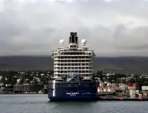 Die 294m lange MEIN SCHIFF 3 am 29.05.25 in Akureyri.