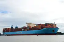Die MARSTAL MAERSK IMO-Nummer:9619971 Flagge:Dänemark Länge:399.0 Breite:60.0m Baujahr:2014 Bauwerft:Daewoo Shipbuilding&Marine Engineering,Geoje Südkorea auslaufend aus Hamburg vor Teufelsbrück am 31.08.25
