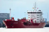Die RYSTRAUM IMO-Nummer:9391000 Flagge:Norwegen Länge:129.0m Breite:20.0m Baujahr:2012 nach Hamburg einlaufend vor Teufelsbrück am 31.08.25