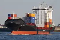 Containerfrachtschiff IRIS BOLTEN; Aufnahmeort: Elbe/Hafen Hamburg, Deutschland; Datum: 02.08.2013; Info: (IMO 9369007) Länge: 139,60, Breite: 22,20 m, Tiefgang: 7,36 m, Baujahr: 2008. 