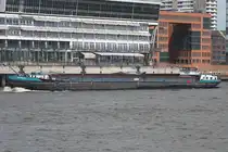 Binnenfrachtschiff SPREE; Aufnahmeort: Elbe/Hafen Hamburg, Deutschland; Datum: 03.06.2025; Info: Das Bild zeigt die SPREE auf Höhe Dockland.