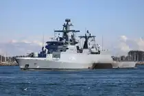 Die Korvette Braunschweig der Deutschen Marine und Typschiff der Braunschweig-Klasse,beim Auslaufen am 06.09.2025 in Warnemünde