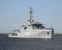 Das moderne Erprobungsschiff „Kalkgrund“ beim Einlaufen am 12.09.2025 in Warnemünde.