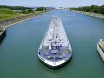 GMS Bohemia, fährt rheinaufwärts in die Schleuse Vogelgrün/Elsaß, Juni 2025