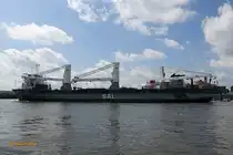 ANNE SOFIE  (IMO 9376490) am 14.7.2025, einlaufend Hamburg, Elbe Höhe Landungsbrücken /
Mehrzweckschiff (Sietas Typ 176) / GT 12.950 t / Lüa 159,8 m, B 24,34 m, Tg 9,09 m / 1 Diesel, MAN B&W, 12.600 kW, (17.131 PS)  20 kn / 2 Kräne á 700 t, 1 Kran á 350 t Tragfähigkeit / gebaut 2008 bei J.J. Sietas KG Schiffswerft, Hamburg, Deutschland / Eigner: HLL Heavy Lift + Load Project GmbH + Co. KG, Steinkirchen, D, Betreiber: Schiffahrtskontor Altes Land (SAL), Steinkirchen, D,  Flagge: D, Heimathafen: Hamburg /
