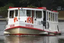 „Alsterdampfer“ SASELBEK; Eigner/Betreiber: ATG; Aufnahmeort: Alster (Binnenalster) Hamburg, Deutschland; Datum: 30.08.2025; Info: (H6043). Das Bild zeigt die SASELBEK vom Jungfernstieg aus betrachtet.