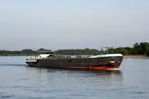 TMS  SARDONYX  (02338728 , 86 x 11,45m) am 12.06.2025 auf dem  RHEIN  vor Rees zu Tal. 