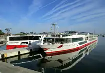 KFGS  A-ROSA ALEA  (02330846 , 110 x 11,45m) lag am 15.08.2025 neben dem  KFGS  nickoSPIRIT  in Gent / B.