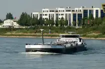 TMS  NADUAH  (02333018 , 110 x 11,40m) am 13.08.2025 auf dem  RHEIN  zu Berg bei Monhein.