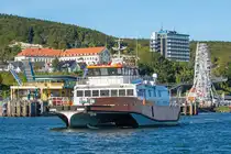 OSV Terral im Sassnitzer Hafen mit markanten Gebäuden im Hintergrund. - 24.09.2025
