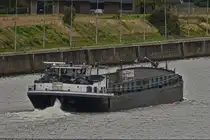 MATHEUS, GMS, ENI 03110592; BJ 1930, Bauwerft: Vooruit in Spaarndam (NL); EX Name SIEM JAC, CONSTATIN 16; KRUPP 32; L 66,83 m; B 9,00 m; 1049 t; aufgenommen vom Schiff aus in der gro�en Schleusenkammer, ca 15 m h�her. 18.09.2025